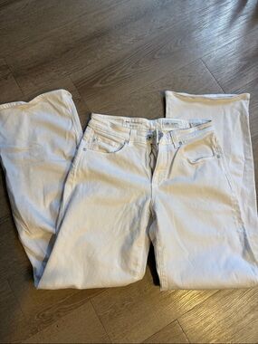 AG Adria style. Low rise wide leg Jeans